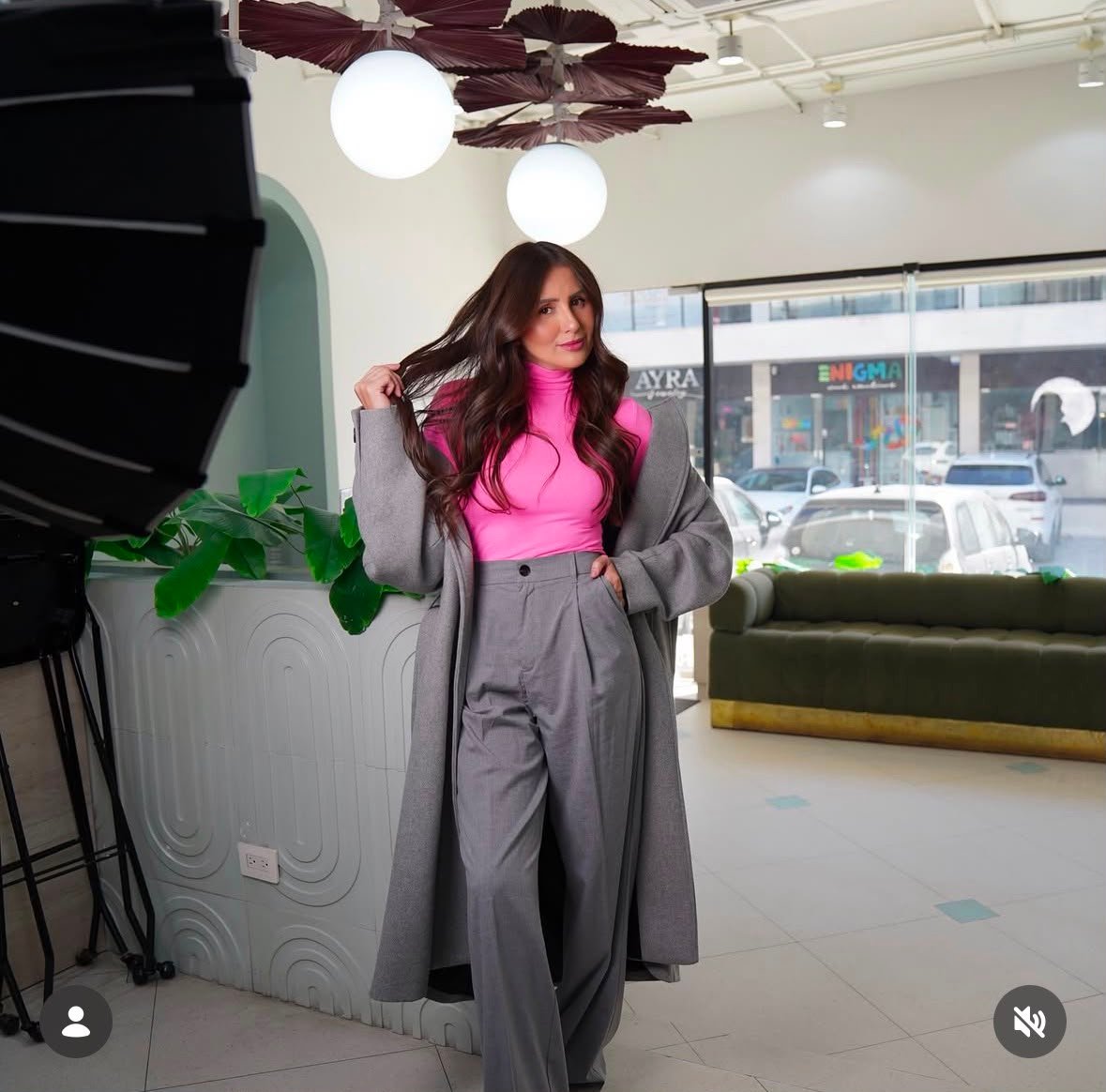 CEO y fundadora de Bijin Salon Monterrey en el interior del salón